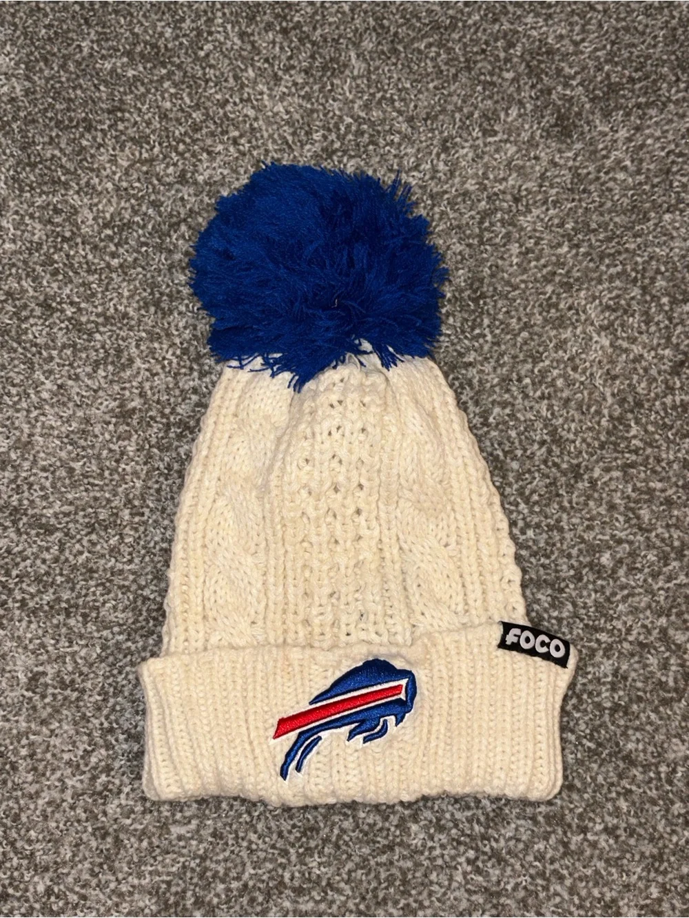 FOCO Cream Cable Knit Buffalo Bills Beanie